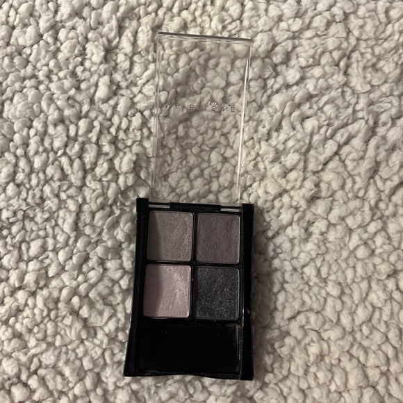 Make up that is in great shape all eyeshadows and all neutral colors - Picture 7 of 7